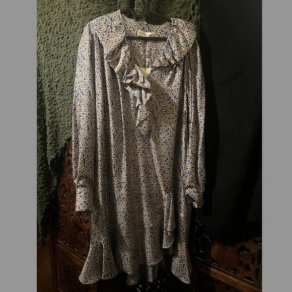 Victoria Beckham Dresses | Victoria Beckham Daisy Print Ruffle Shirt Dress Nwt | Color: Blue/White | Size: 12 | Eclare_M's Closet Victoria Beckham Dresses | Victoria Beckham Daisy Print Ruffle Shirt Dress Nwt | Color: Blue/White | Size: 12 | Eclare_M's Closet